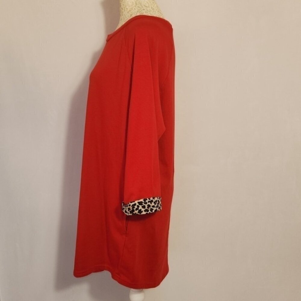 Sunshine & Rodeos Women SZ L Red 3/4 Sleeve Leopard Print Cuff Relaxed Fit Tunic - Picture 9 of 14